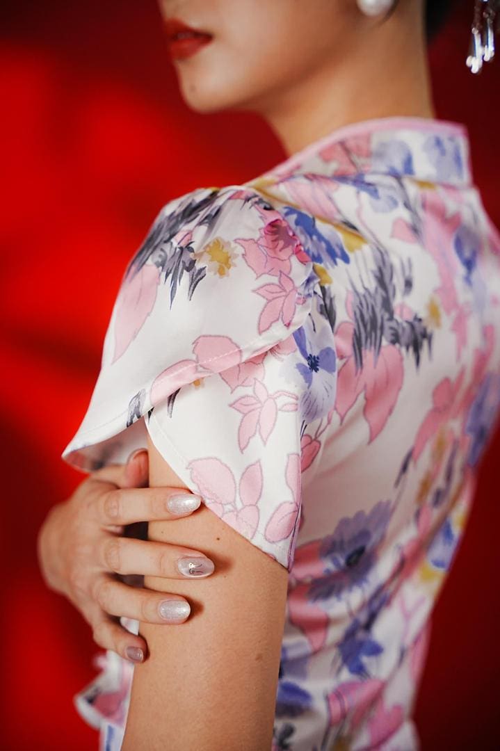 Ruyi Qipao Sleeve Top in White Print - Image 2