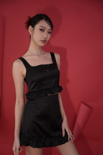 Alternative view of Bubble Top in Black